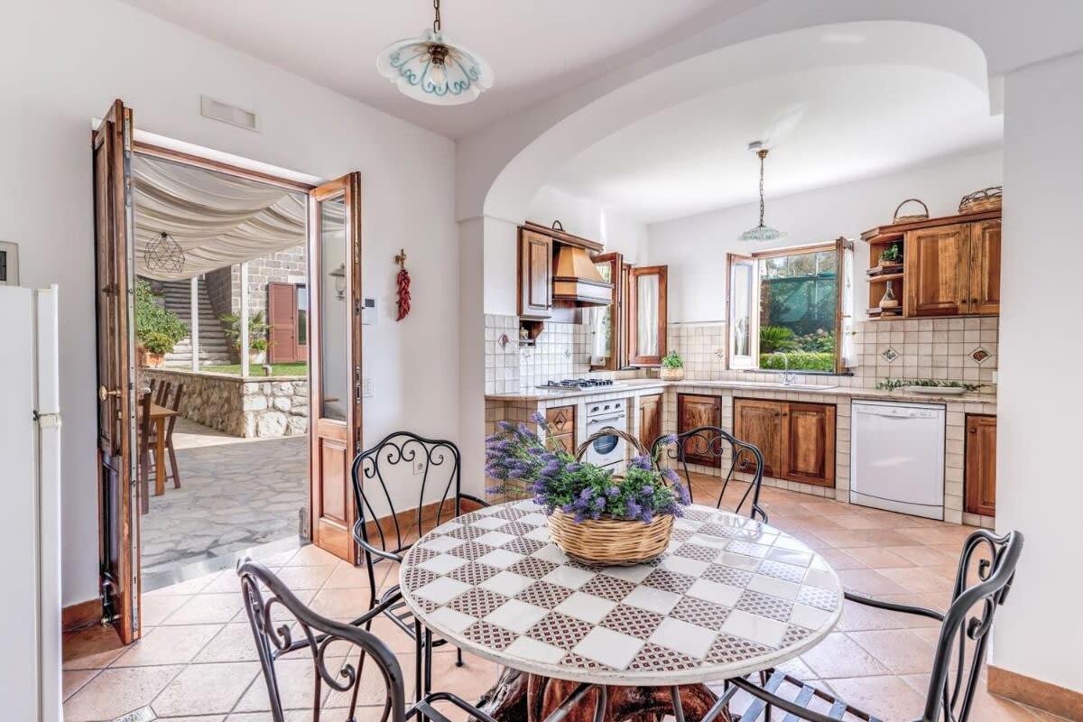 Villa Mimosa Rustic Elegance Views & Pool Massa Lubrense Luaran gambar